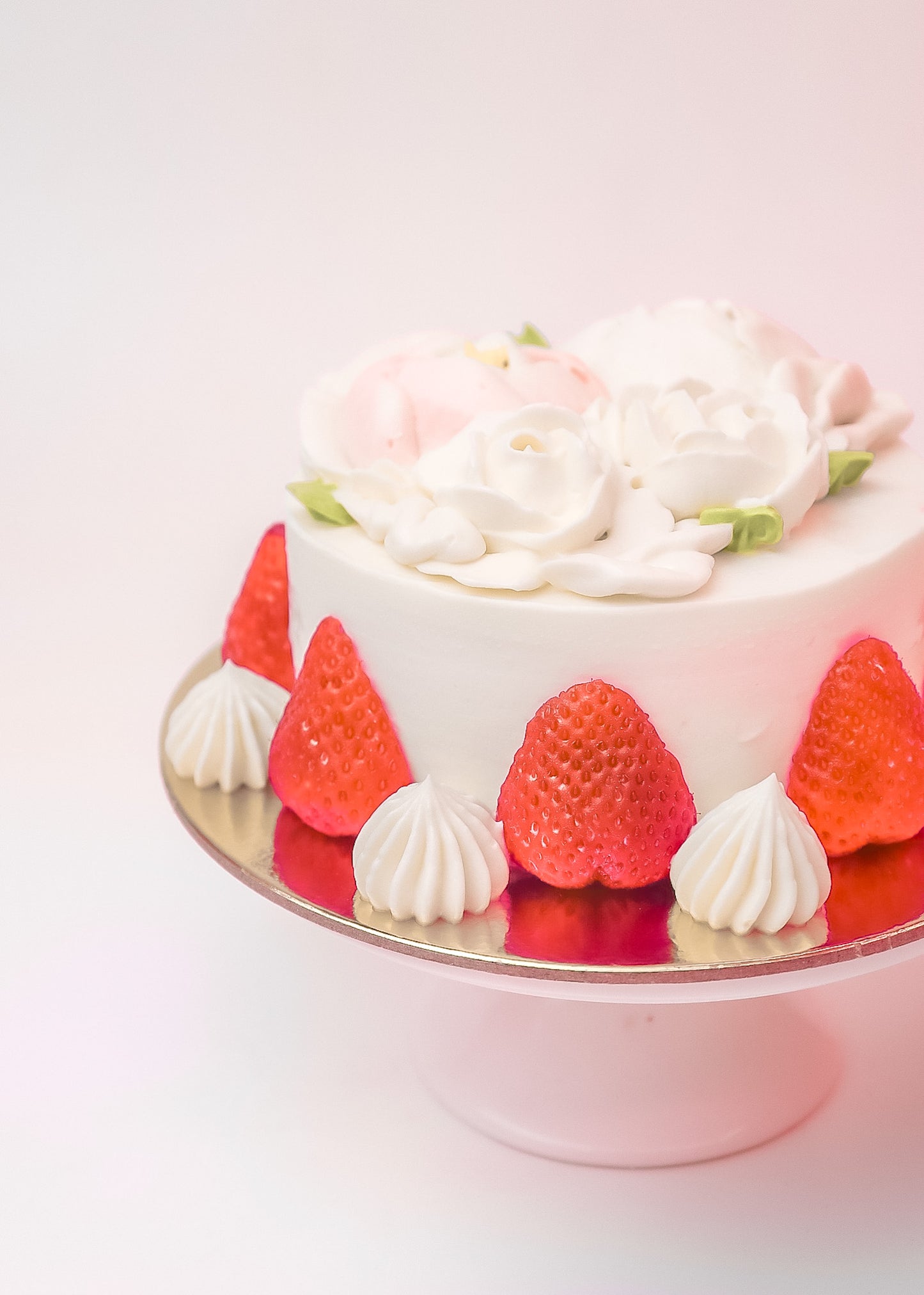 Rosette Buttercream  Strawberry Pistachio Cake